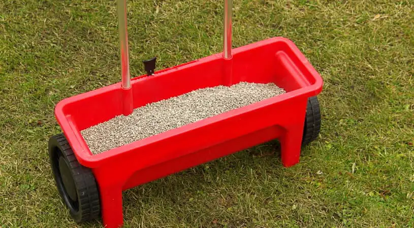 fertilizing tool
